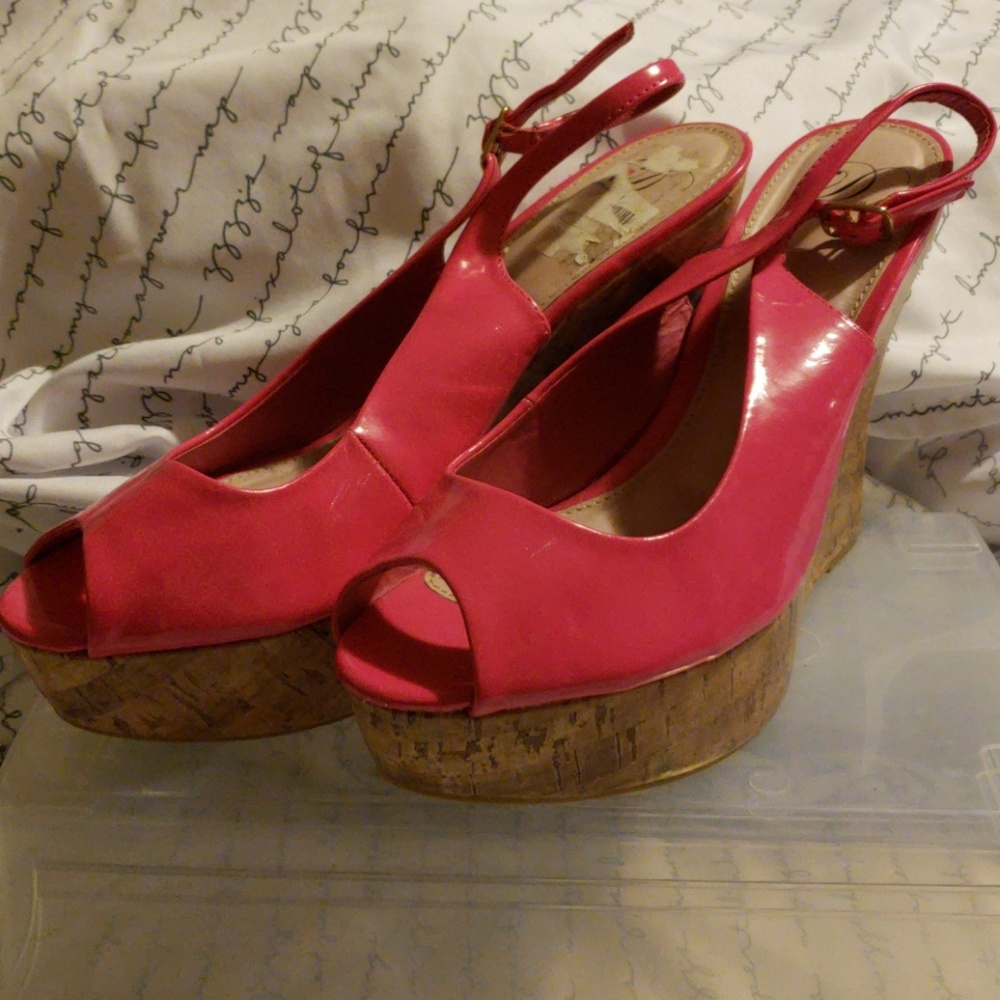 D Wedges pink patent and cork size 10